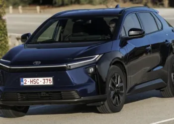 Збільшений запас ходу та прискорена зарядка: Toyota представила оновлений bZ4X для Європи