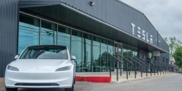 Tesla продовжує втрачати позиції в Європі