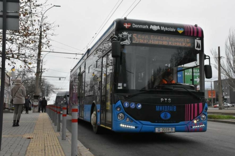 Електротранспорту в Миколаєві побільшало: на маршрути вийшли додаткові трамваї й тролейбуси