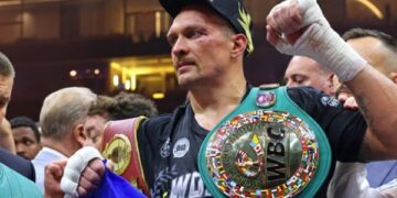 Усик отримав дозвіл від WBC на добровільний захист титулу