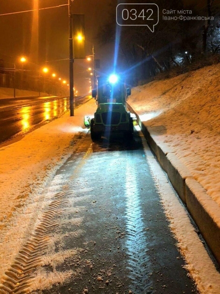 Україну засипає снігом (ФОТО)