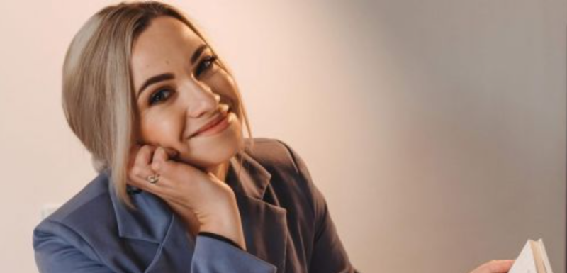 Вчителька з Тернопільщини перемогла у міжнародному конкурсі "Сонце Сократа"