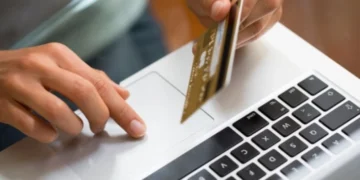 Фейкові кредити та «банківські дзвінки»: у Луцьку зросла кількість випадків шахрайства