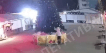 В окупованому Луганську обікрали новорічну ялинку, – ВІДЕО