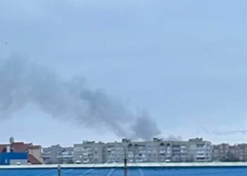 Луцьк атакували російські шахеди: у місті – пожежа на продуктових складах