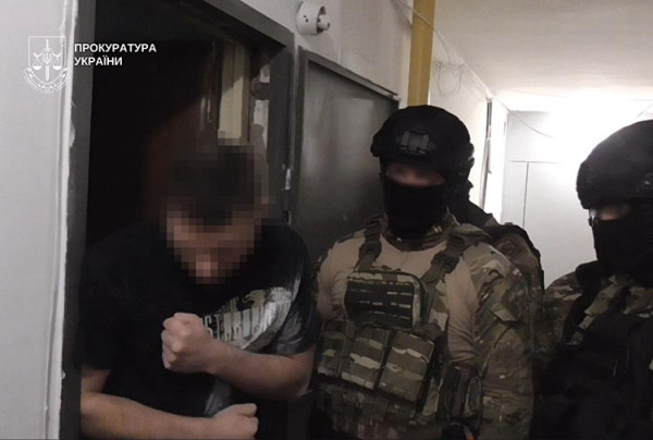 На лаві підсудних опинилося подружжя, яке впродовж багатьох років вчиняли дії сексуального характеру стосовно власної доньки