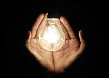 На Миколаївщині одночасно знеструмлюють 3,5 черги: “Укренерго” збільшило обсяги відключень