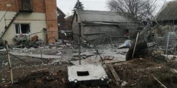 На Нікопольщині через ворожий обстріл постраждала жінка, побито багато будинків