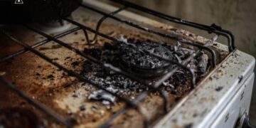 Побутова неуважність: у Сумах рятувальники виїжджали на задимлення в багатоповерхівці