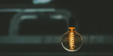 ТЕМРЯВА-ПІТЬМА НАКРИЄ ДНІПРО І ВСЮ ДНІПРОВЩИНУ: ОТОЖ КОЛИ І ДЕ ВИМИКАТИМУТЬ СВІТЛО? О, КОЛИ І ДЕ ТІЛЬКИ НЕ ВИМИКАТИМУТЬ!