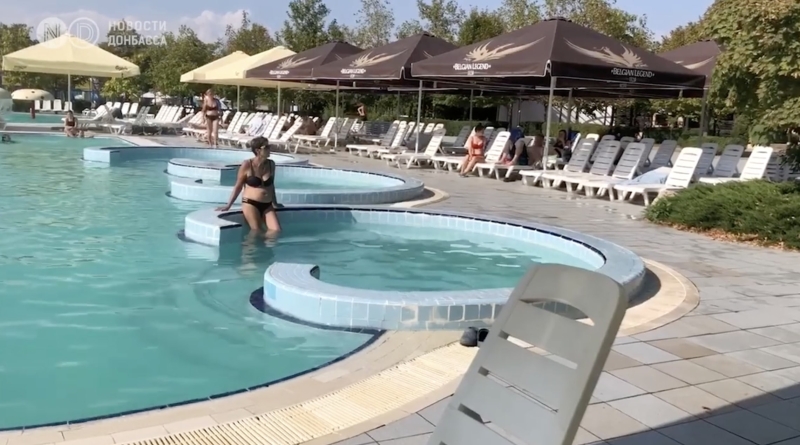 Тури до Ростова, щоб сходити в душ, закриття шахт і скарги Путіну: Як змінилося життя в окупації за останні 3 роки