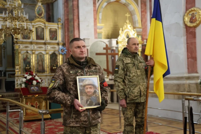 У Луцьку попрощалися із загиблим військовослужбовцем Сергієм Коровіцьким