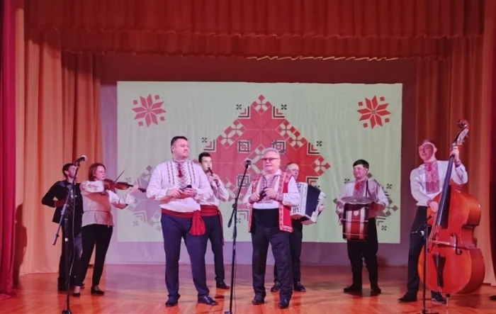 У Луцьку провели пісенний батл поколінь «Музика єднає серця»