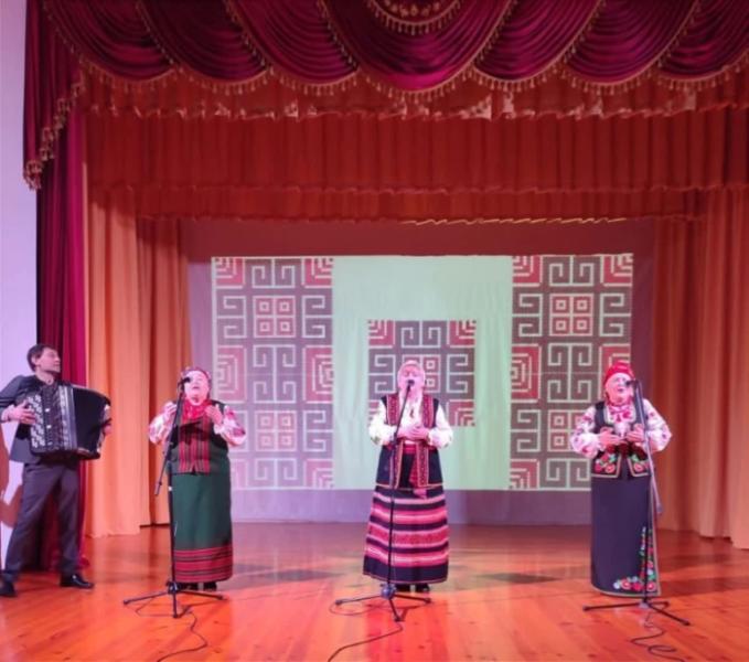 У Луцьку провели пісенний батл поколінь «Музика єднає серця»