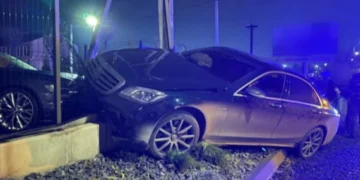 У Струмівці водійка Mercedes в’їхала в паркан