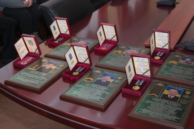 У Сумках родинам загиблих прикордонників вручили державні нагороди