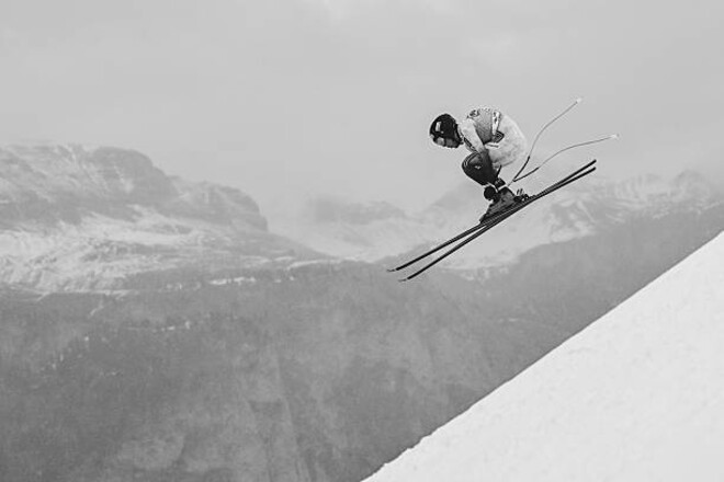 Зламаний хребет та втрачені зуби. Гірськолижник потрапив до лікарні