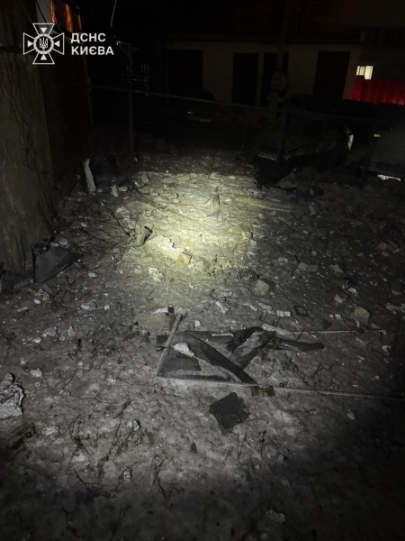 У Голосіївському районі Києва безпілотник пошкодив багатоповерхівку