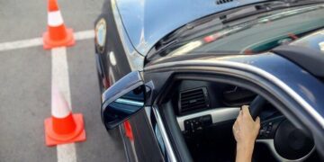 У Хмельницькому стартує безкоштовний курс із правил дорожнього руху – містян підготують до іспиту та реальних доріг