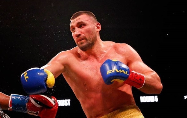 Перший випад Вихриста на рингу приніс йому перемогу над македонцем