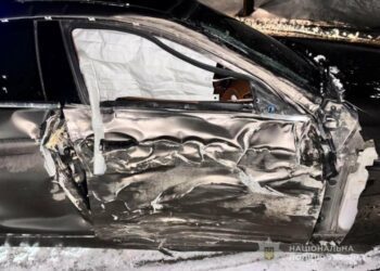 У Запоріжжі затримали двох парубків, які викрали машину і потрапили на ній у ДТП