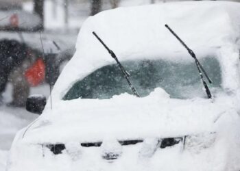 Як за дві хвилини очистити кригу з двірників