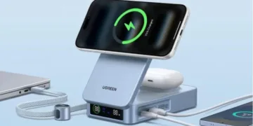 Ugreen випустила багатофункціональну складну зарядну станцію MagFlo 2‑в‑1 MagSafe з підтримкою Qi2 і вбудованим акумулятором на 20000 мАг