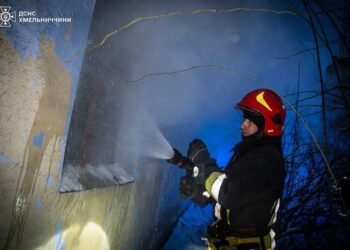 У Хмельницькому на вулиці Подільській сталася пожежа в житловому будинку