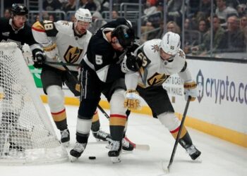 НХЛ: голепад у Нью-Йорку та драма в Лос-Анджелесі