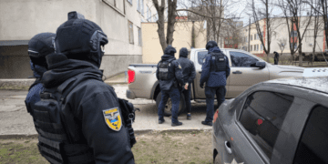 Батьки намагалися продати новонароджене дитя за 10 тисяч доларів: подробиці приголомшуючого інциденту (ФОТО, ВІДЕО)