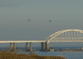 У Криму перекрили Керченський міст, а в Севастополі оголошували повітряну тривогу через ймовірну атаку БпЛА