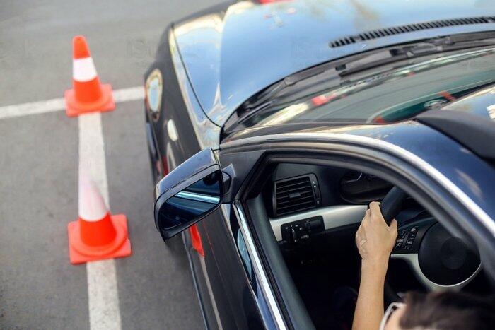 У Хмельницькому стартує безкоштовний курс із правил дорожнього руху - містян підготують до іспиту та реальних доріг