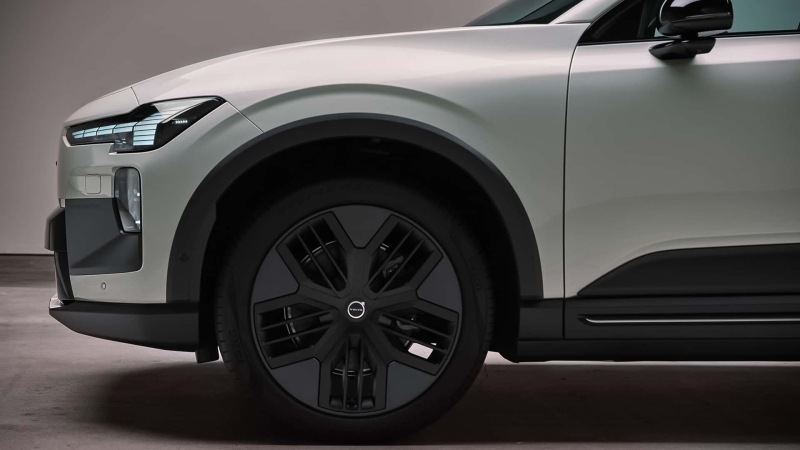 Volvo розкрила характеристики та ціни на електричний EX60