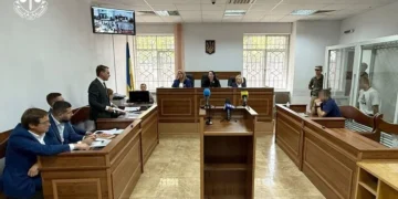 Убивство підлітка на фунікулері. Адвоката обвинуваченого покарано за затягування справи