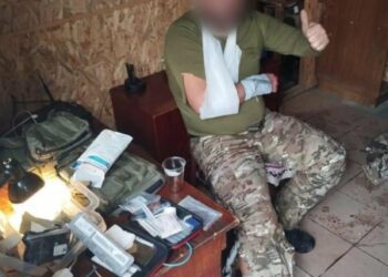 На Запорізькому напрямку FPV-дрон влучив по авто Сил оборони