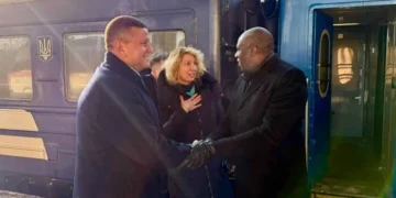 Залужний на київському вокзалі зустрів поважного гостя