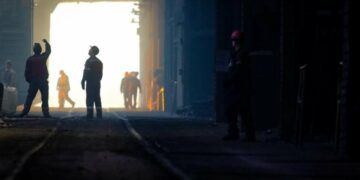 Через ворожі обстріли знову знеструмлено комбінат “Запоріжсталь”