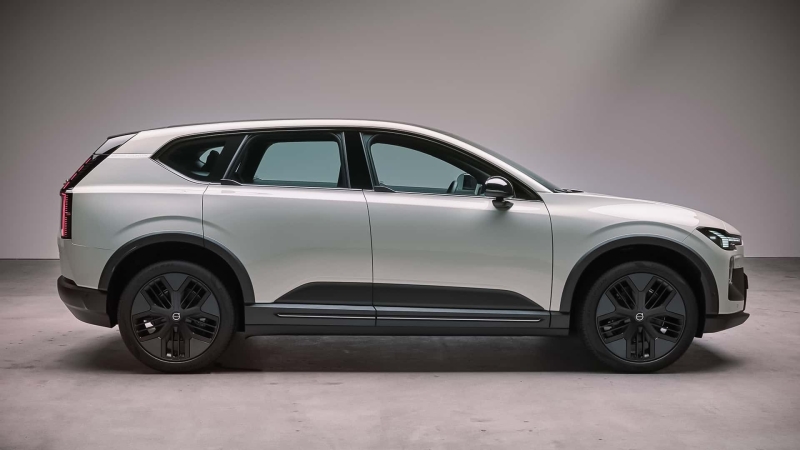 Volvo розкрила характеристики та ціни на електричний EX60
