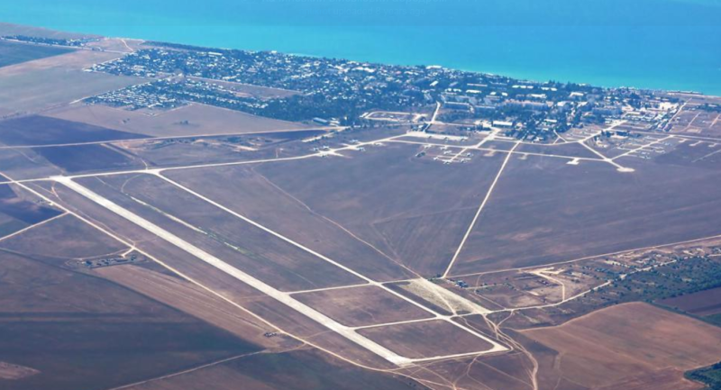 У соцмережах пишуть про вибухи в районі аеродромів &laquo;Бельбек&raquo; і &laquo;Кача&raquo;, Міноборони РФ звітує про нібито збиті БпЛА