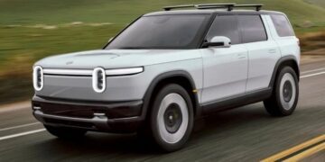 У найпопулярнішої моделі Tesla з’явився небезпечний суперник (ФОТО)