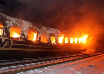 Російський пілот в режимі онлайн бомбардував потяг з людьми на Харківщині