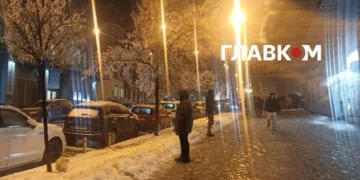 Київ та область накрив рідкісний крижаний дощ: неймовірні фото небезпечної стихії