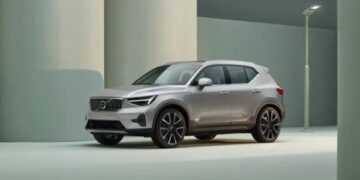 Volvo відкликає понад 413 тисяч кросоверів XC40
