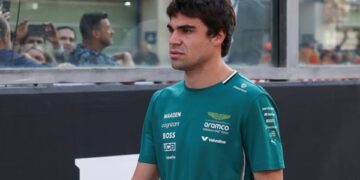 Болід Астон Мартін демонструє розчаровуючі результати на тестах