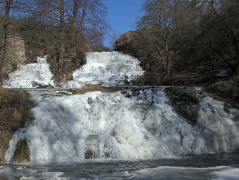 Крижана казка: на Тернопільщині замерз найвищий рівнинний водоспад України