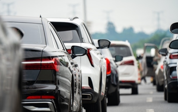 У Китаї продажі нових авто зросли до рекордного рівня