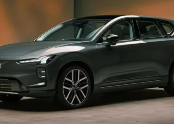 Volvo розкрила характеристики та ціни на електричний EX60