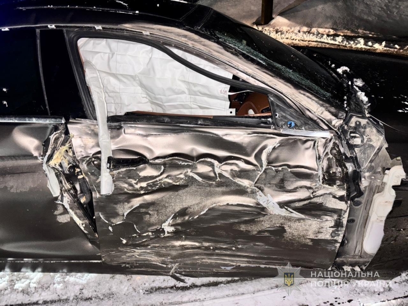 У Запоріжжі затримали двох парубків, які викрали машину і потрапили на ній у ДТП