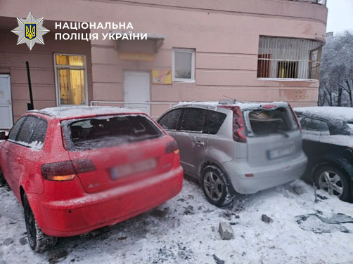 Влучання дрона у 15-поверхівку в Солом&rsquo;янському районі: поліція показала наслідки