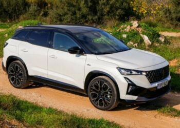 Renault Austral 2026 оновився та несподівано наблизився до преміуму (ФОТО)